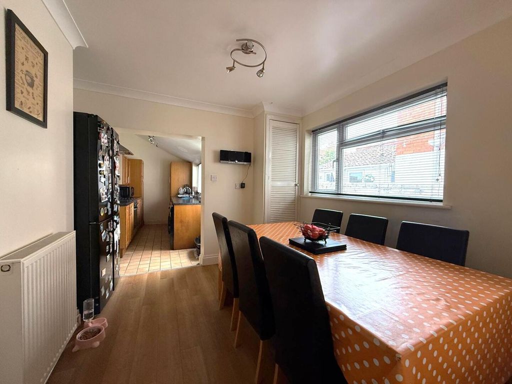 Property photo 3 of 15 Dining Room
