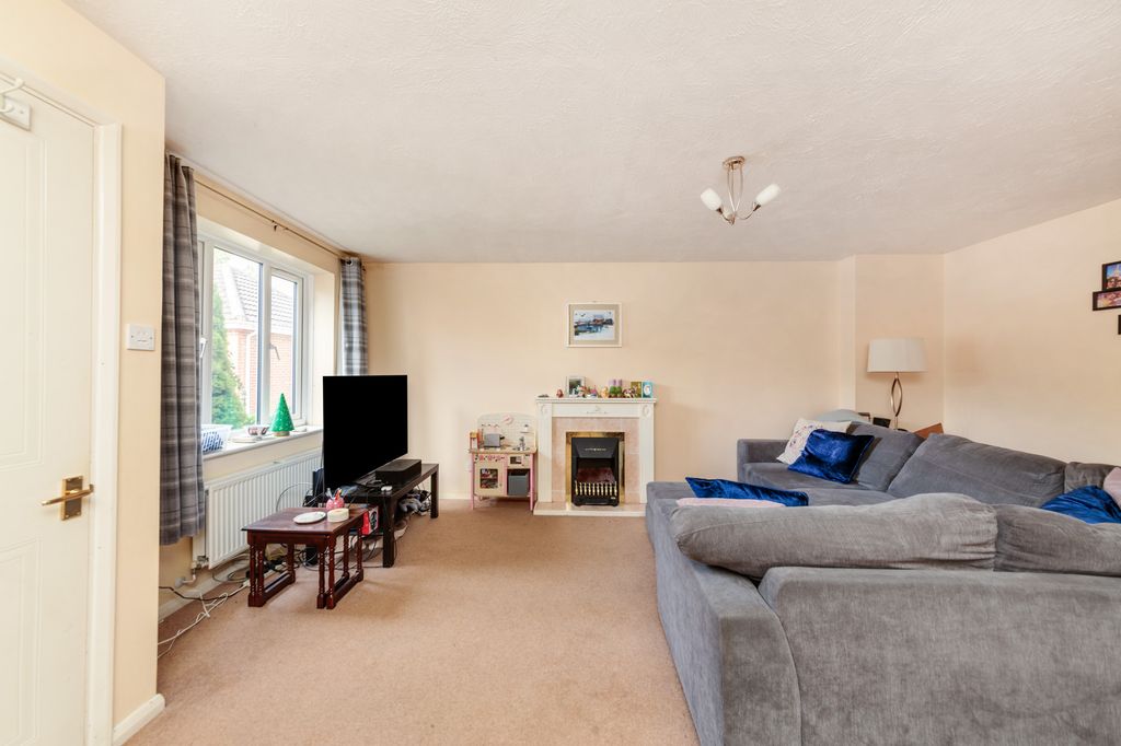 Property photo 2 of 15