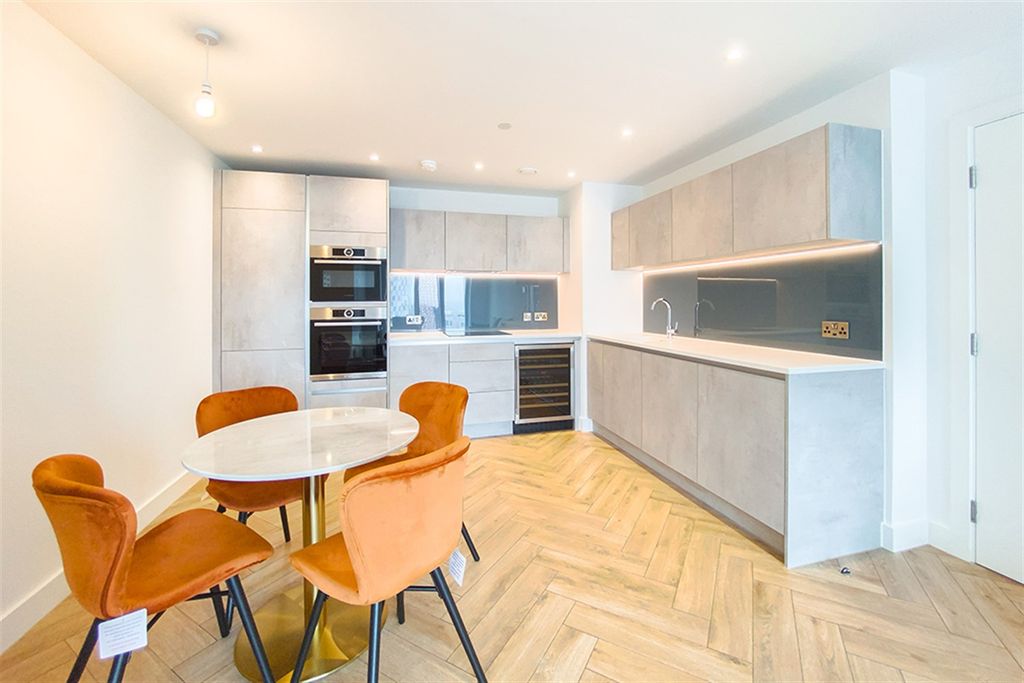 Property photo 2 of 10 (Main)