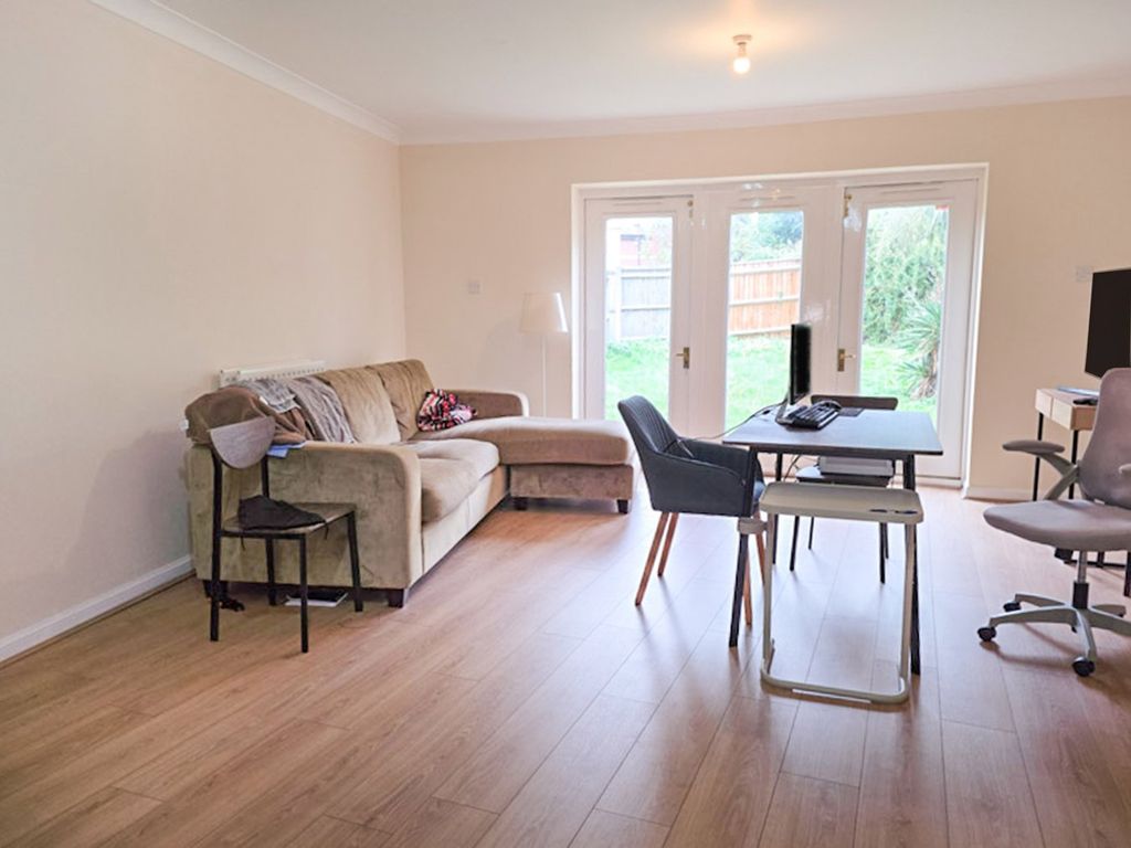 Property photo 2 of 20