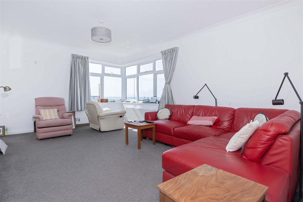 Property photo 2 of 16 Lounge 2 Best.Jpg