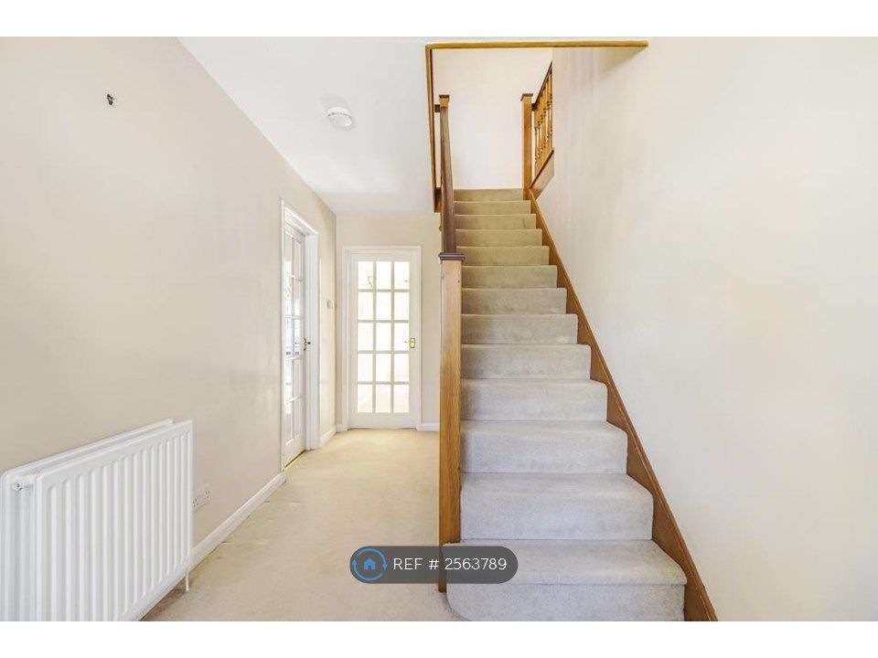 Property photo 2 of 13 Hallway