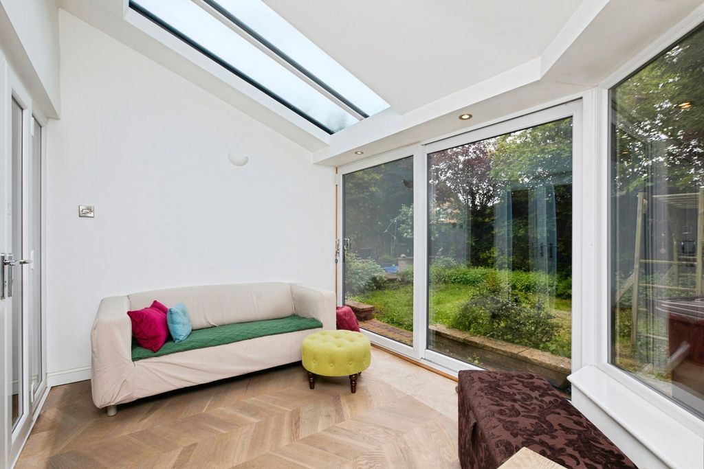Property photo 3 of 20 Garden Room