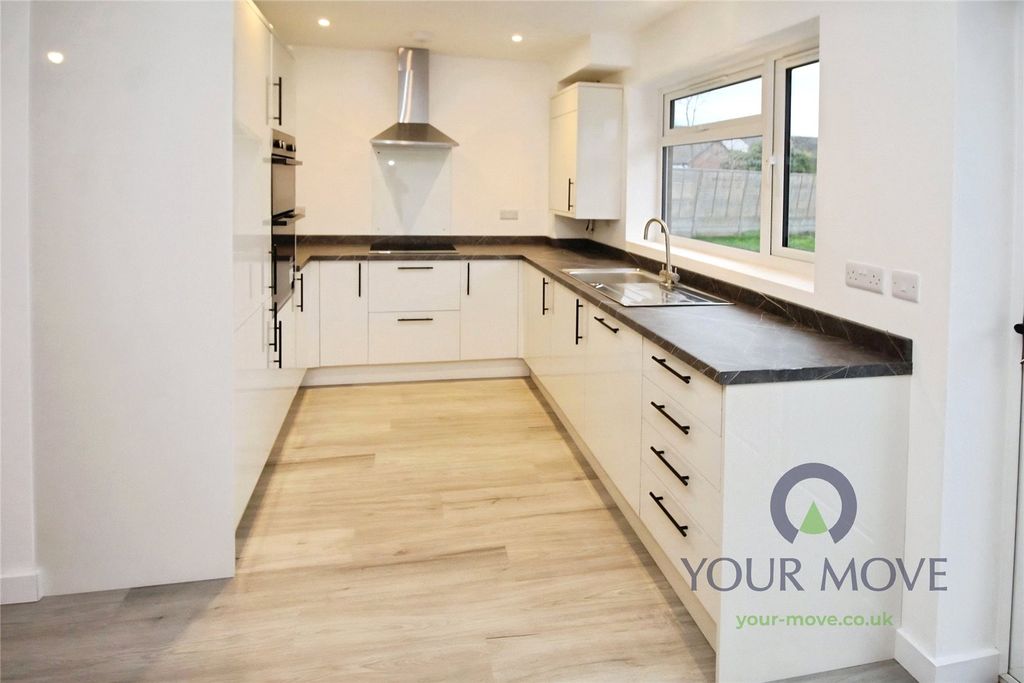 Property photo 1 of 18 Kitchen