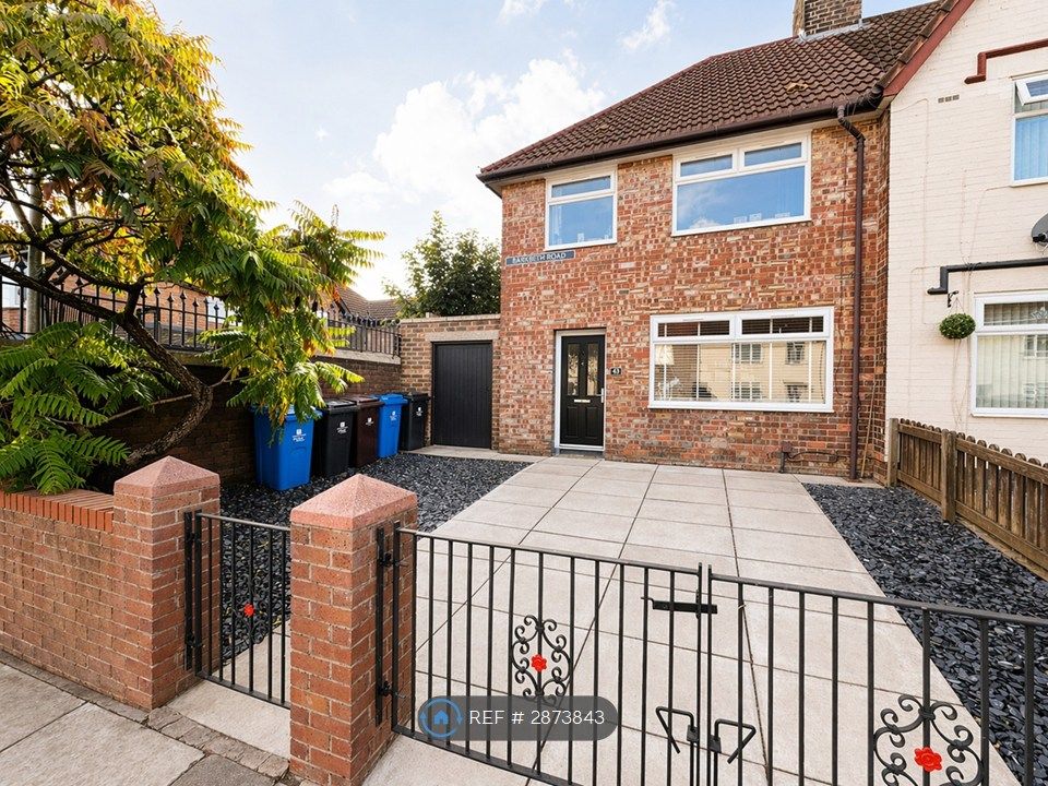 Property photo 1 of 18