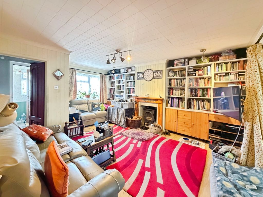 Property photo 3 of 7 Pbox-Img.Jpg