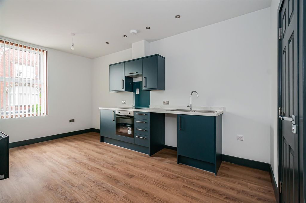 Property photo 2 of 10 Vic Quays3.Jpg
