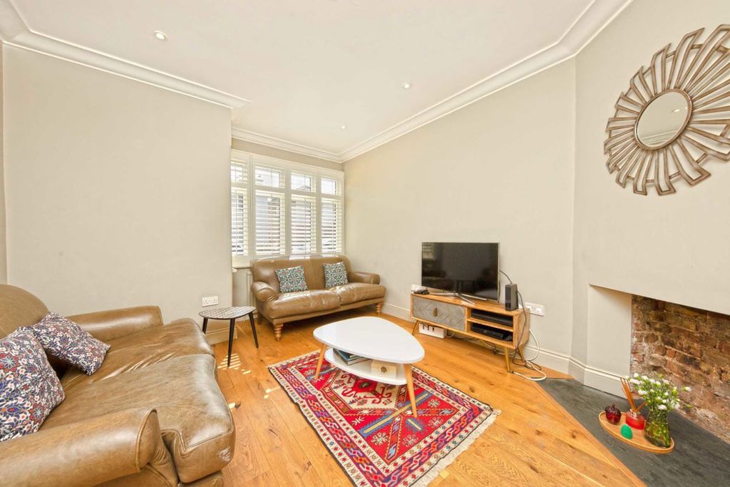 Property photo 2 of 7