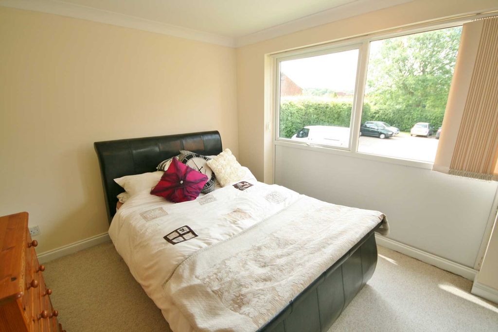 Property photo 2 of 10 Photo