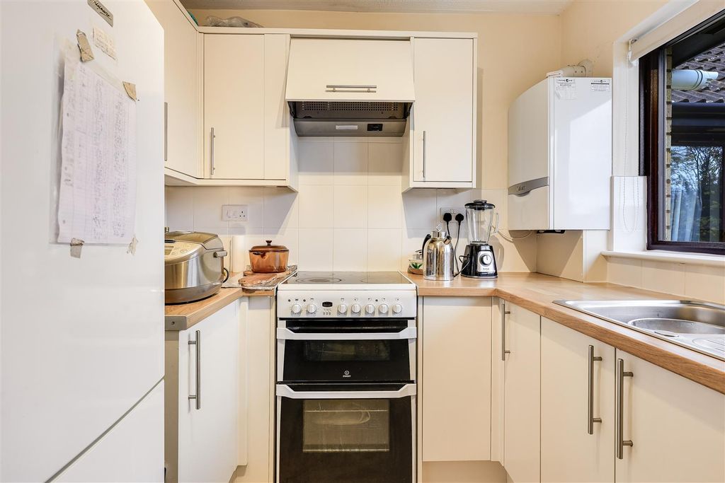 Property photo 2 of 18 Img (7).Jpg