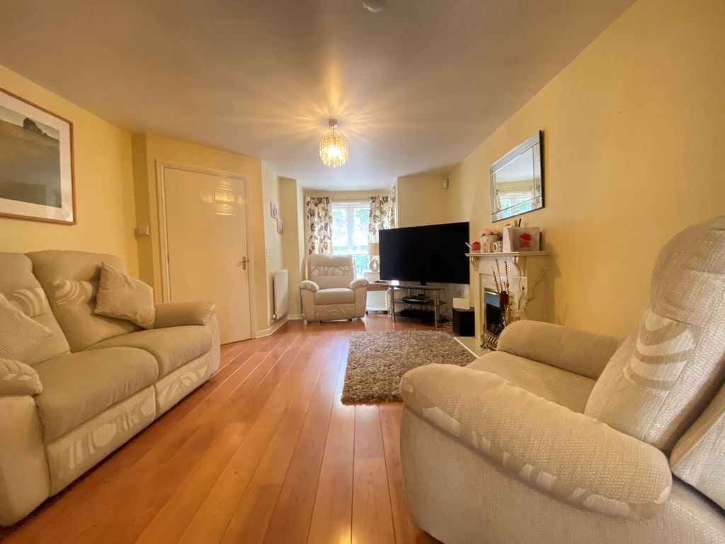 Property photo 2 of 11 Image