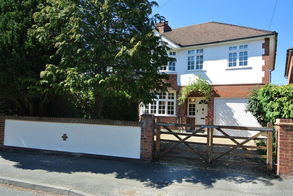 Property photo 1 of 21 Front Wide Gates Closed