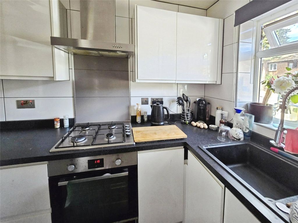 Property photo 3 of 7 Picture No. 06