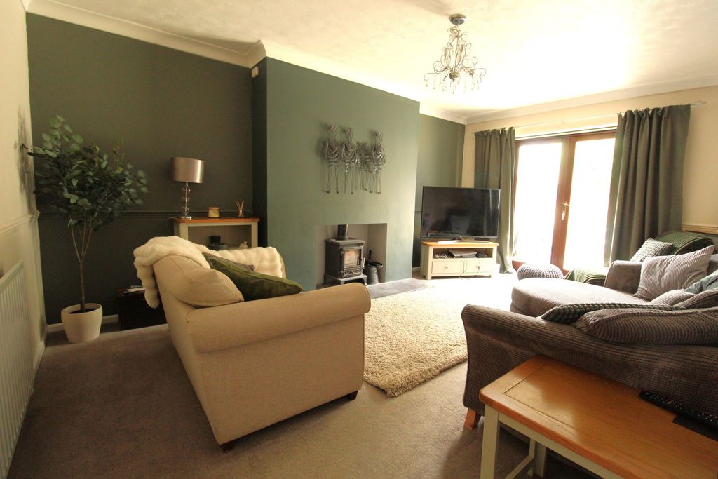 Property photo 3 of 13 Img_9936