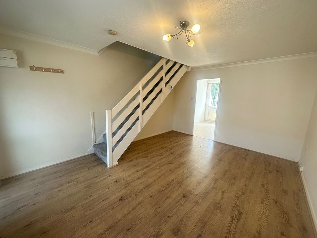 Property photo 2 of 10 Living Room