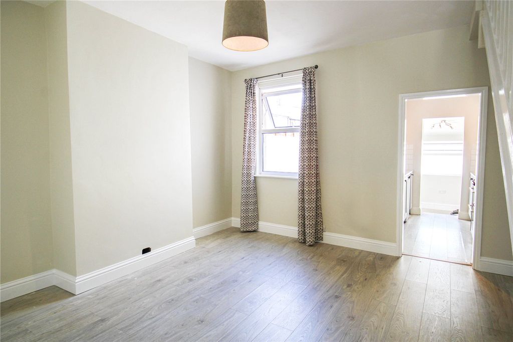 Property photo 2 of 10 Picture No. 01