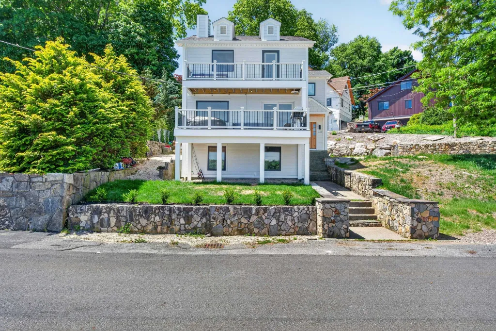 Property photo 1 of 30