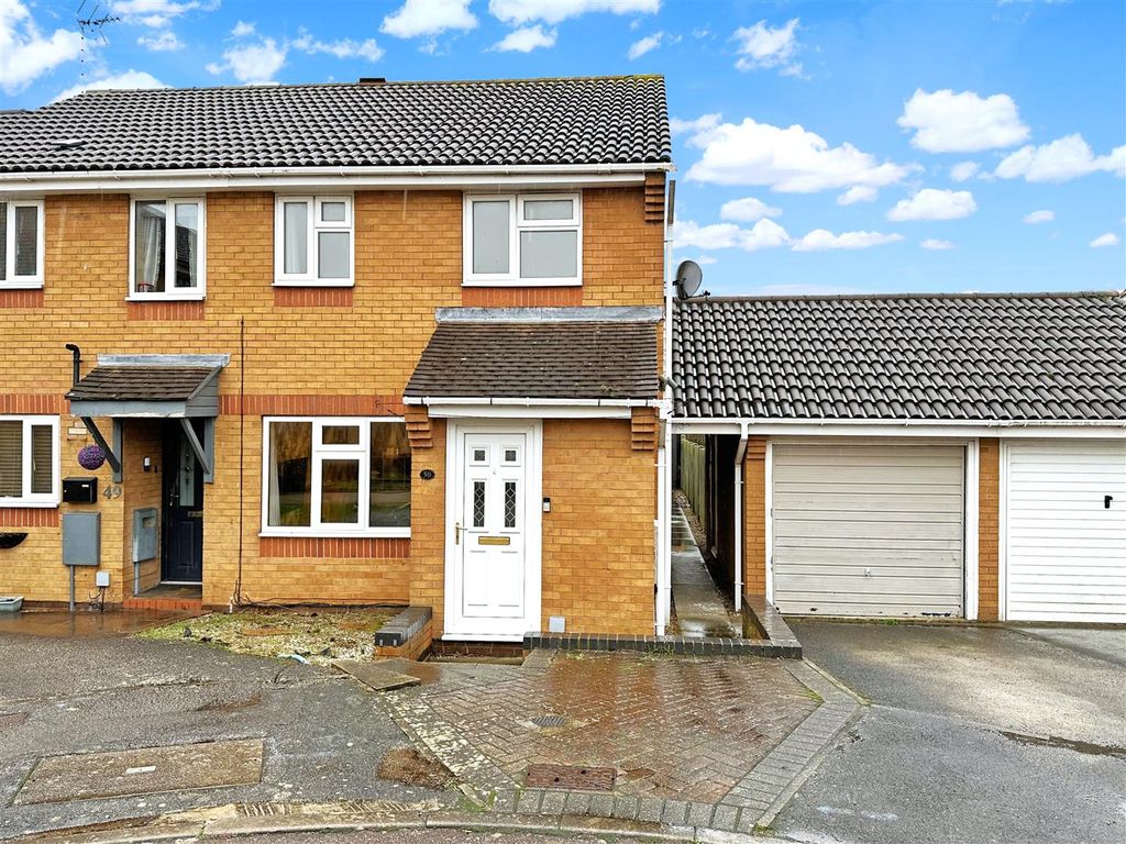 Property photo 1 of 15 Front Aspect 296