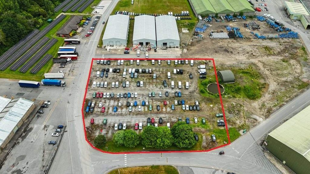 Property photo 1 of 3