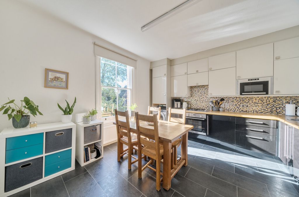 Property photo 3 of 19 1357303-12-68d118...