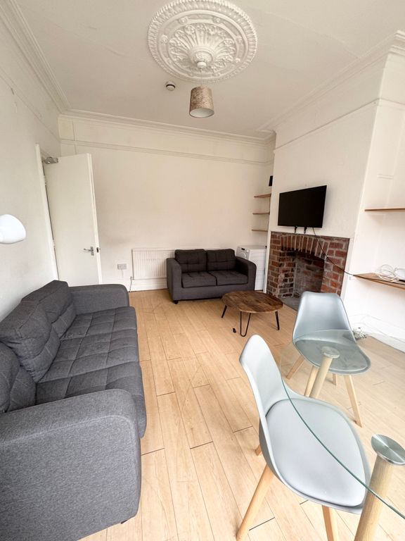 Property photo 2 of 24