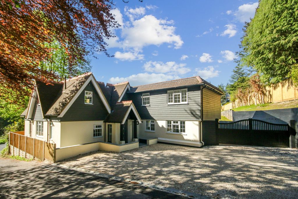 Property photo 1 of 30