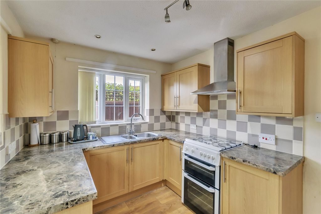 Property photo 2 of 16 Picture No. 13