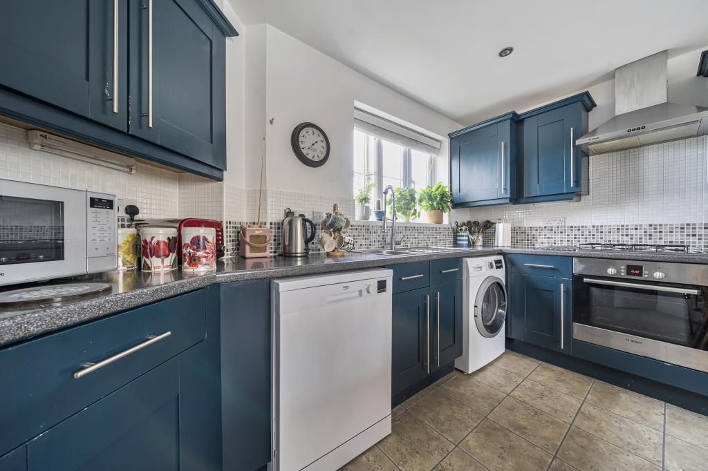 Property photo 2 of 24 Kitchen