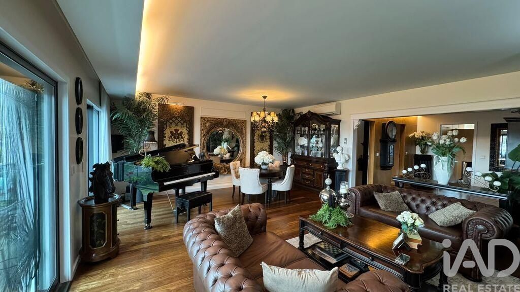 Property photo 1 of 28