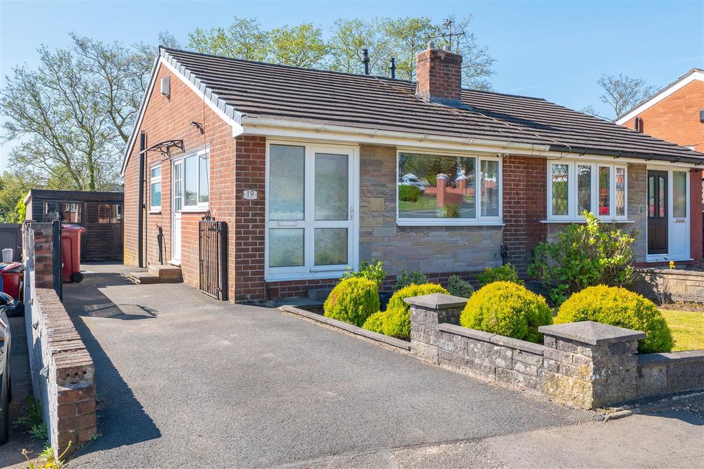 Property photo 1 of 16 Front External