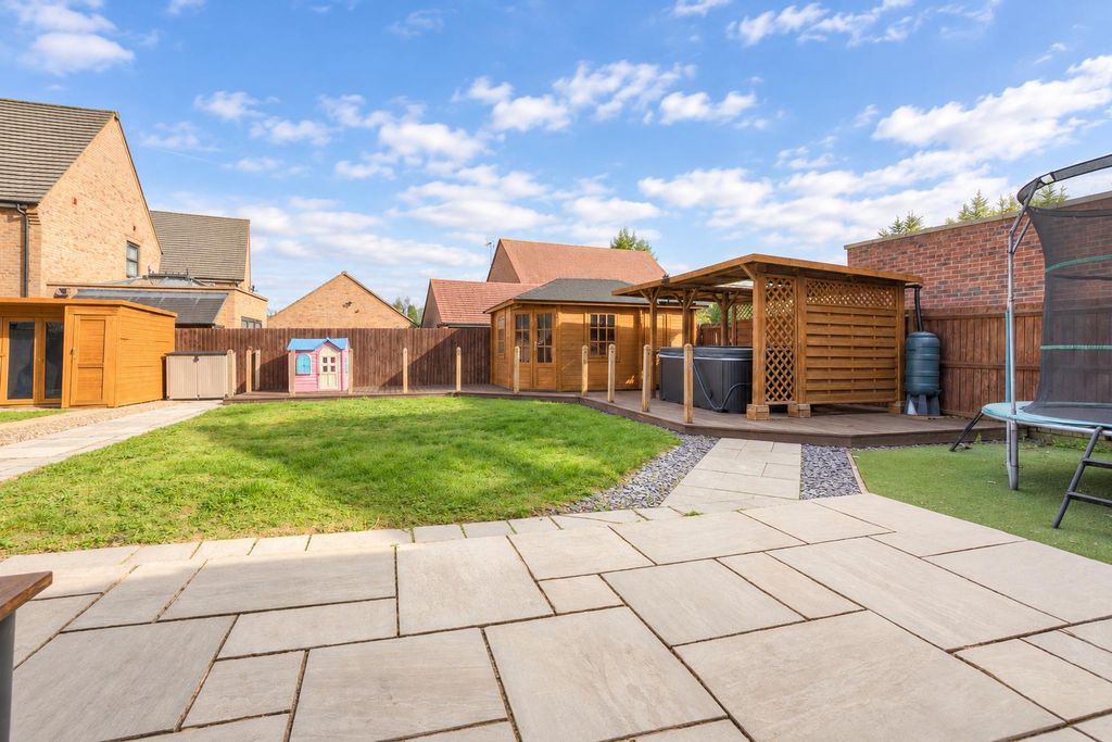 Property photo 3 of 39 Ffd3594c-08Db-4869-98Ed-20Fe756A2E5E.Png