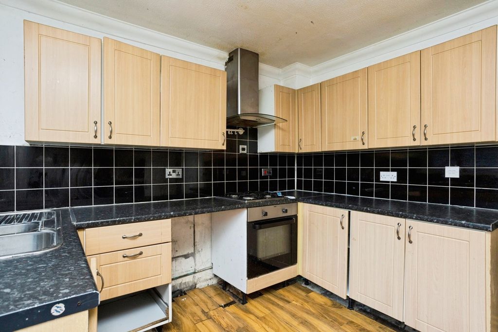 Property photo 2 of 14 Photo