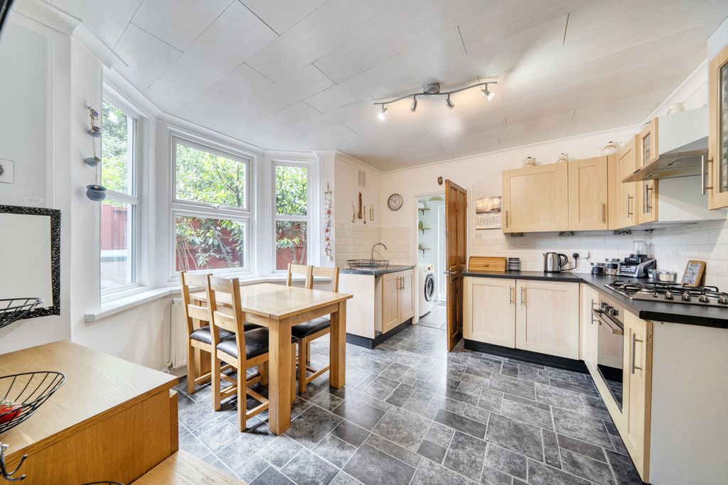 Property photo 2 of 17 1452387-8-69Fc856...