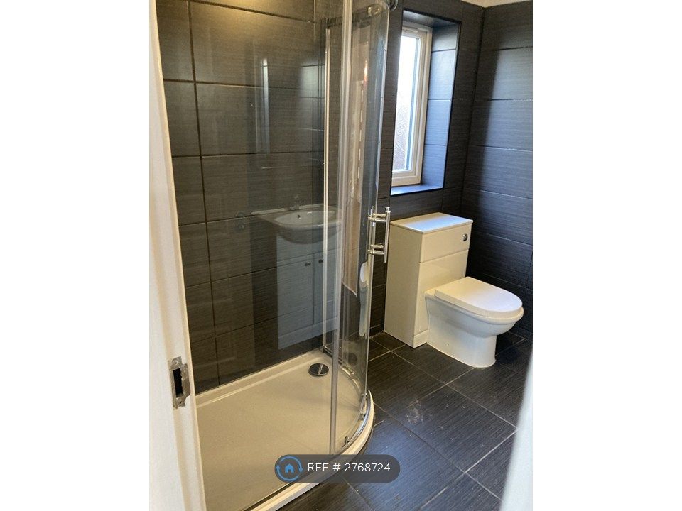 Property photo 2 of 35 On Suite Bathroom