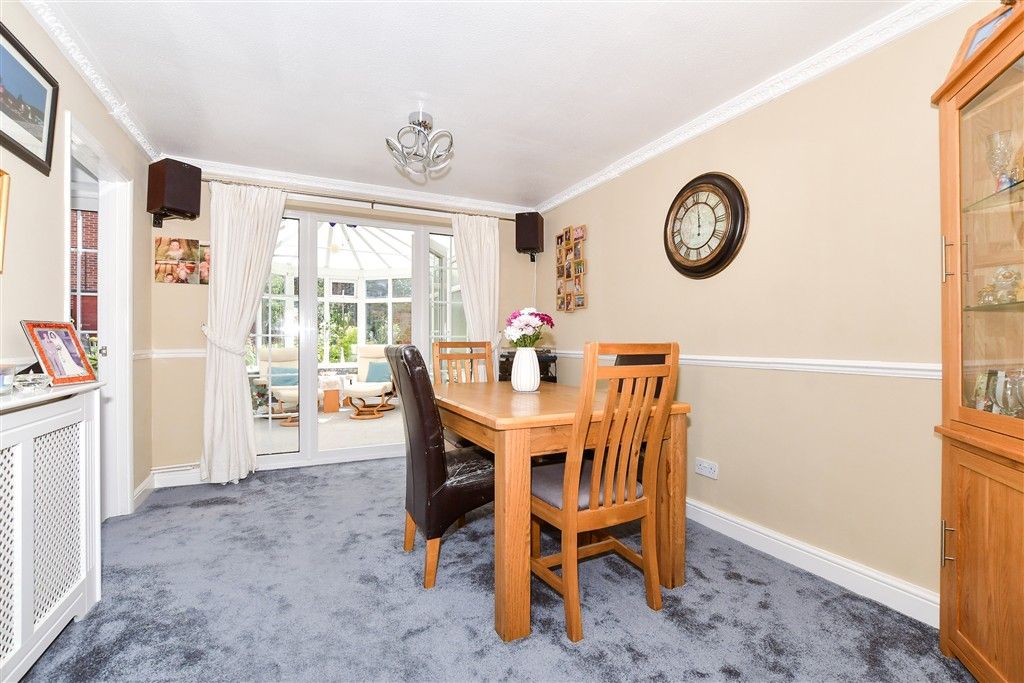 Property photo 3 of 10 Dining Area