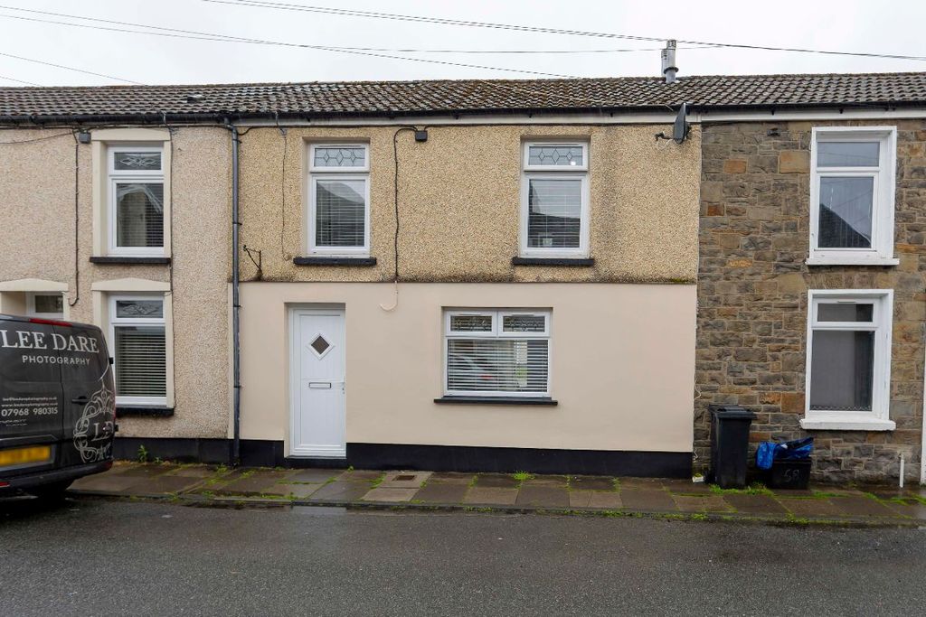 Property photo 2 of 29