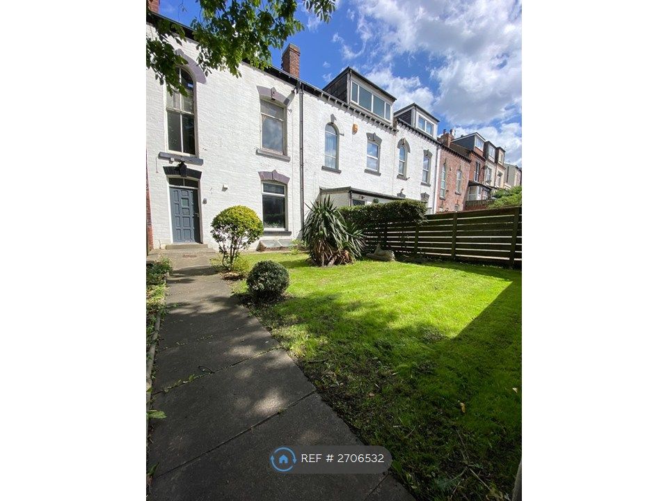 Property photo 2 of 23