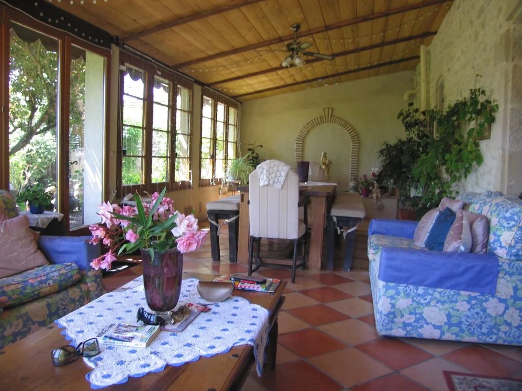 Property photo 2 of 15