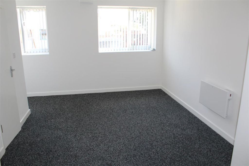 Property photo 3 of 6