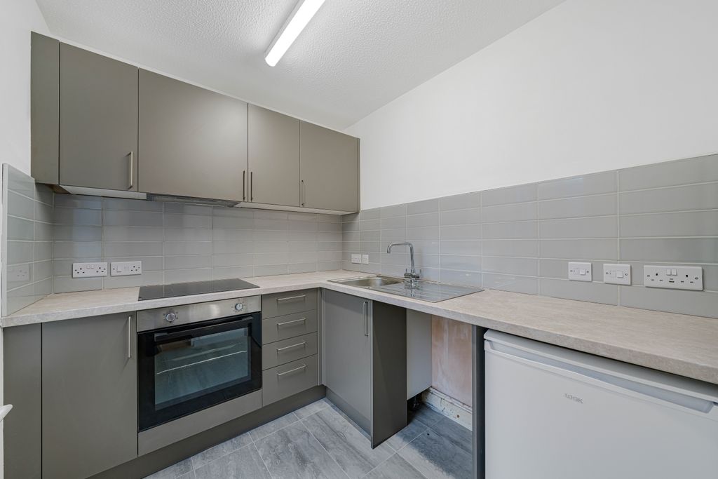 Property photo 3 of 8 Dsc02572