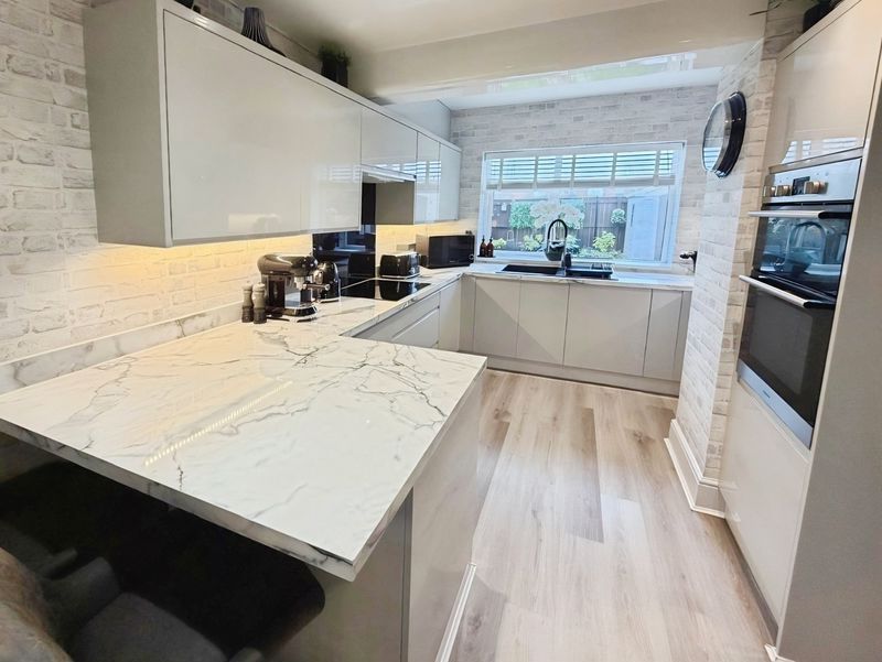 Property photo 3 of 15 Photo 9