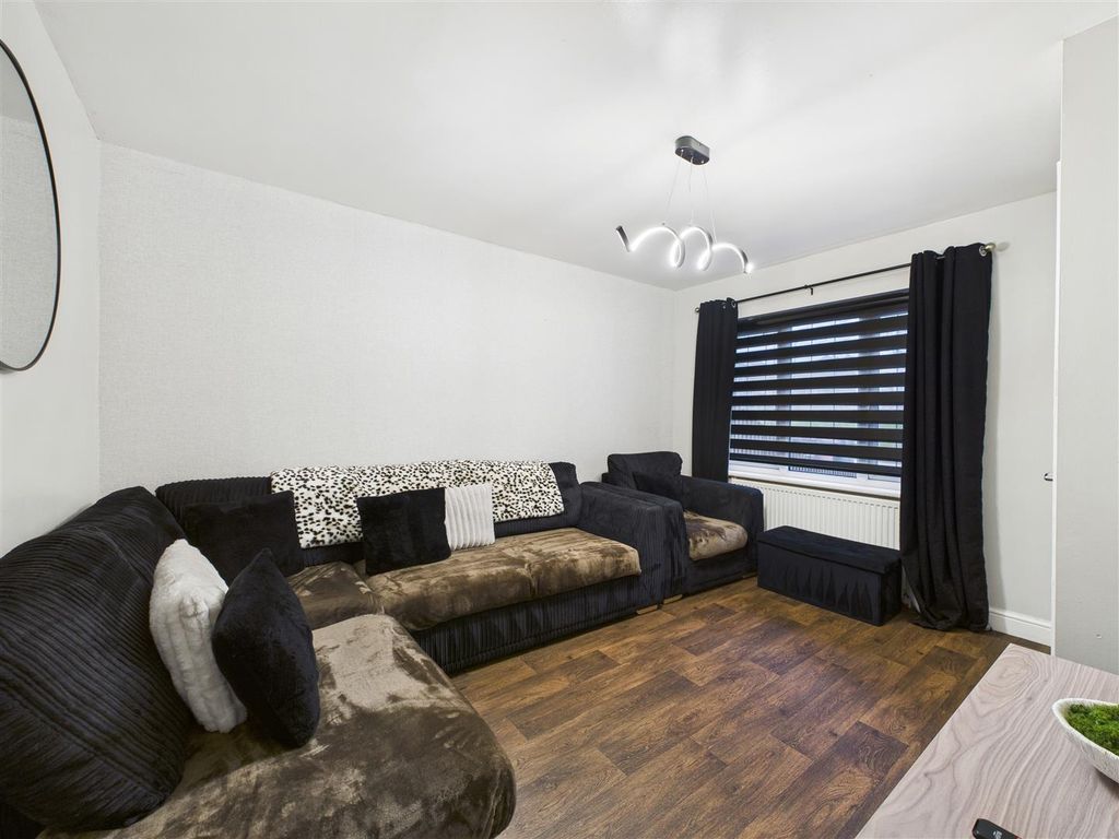 Property photo 2 of 15 Cam05476G0-Pr0107-Still014.Jpg