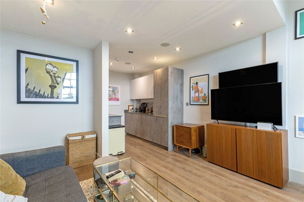 Property photo 3 of 11 Picture No. 05