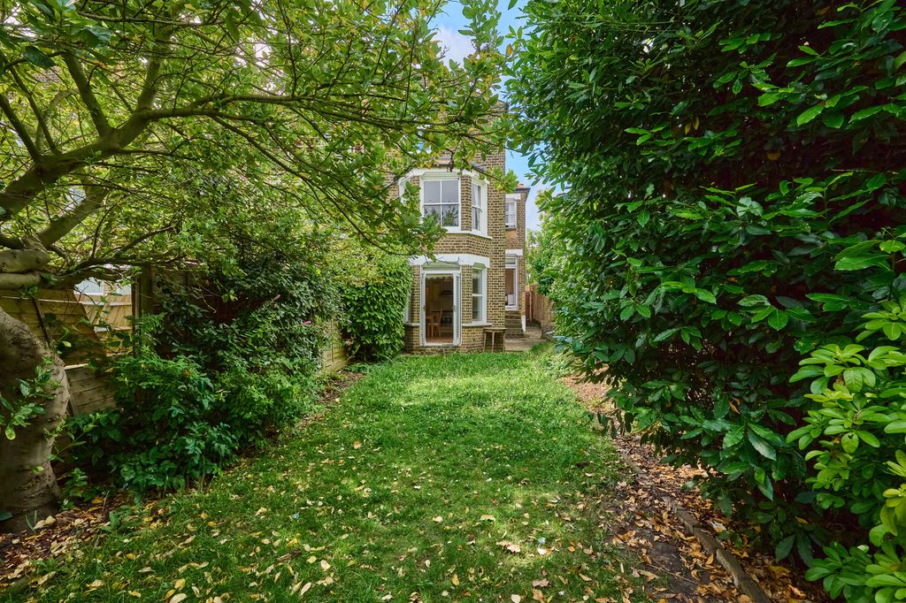 Property photo 1 of 10 Photo