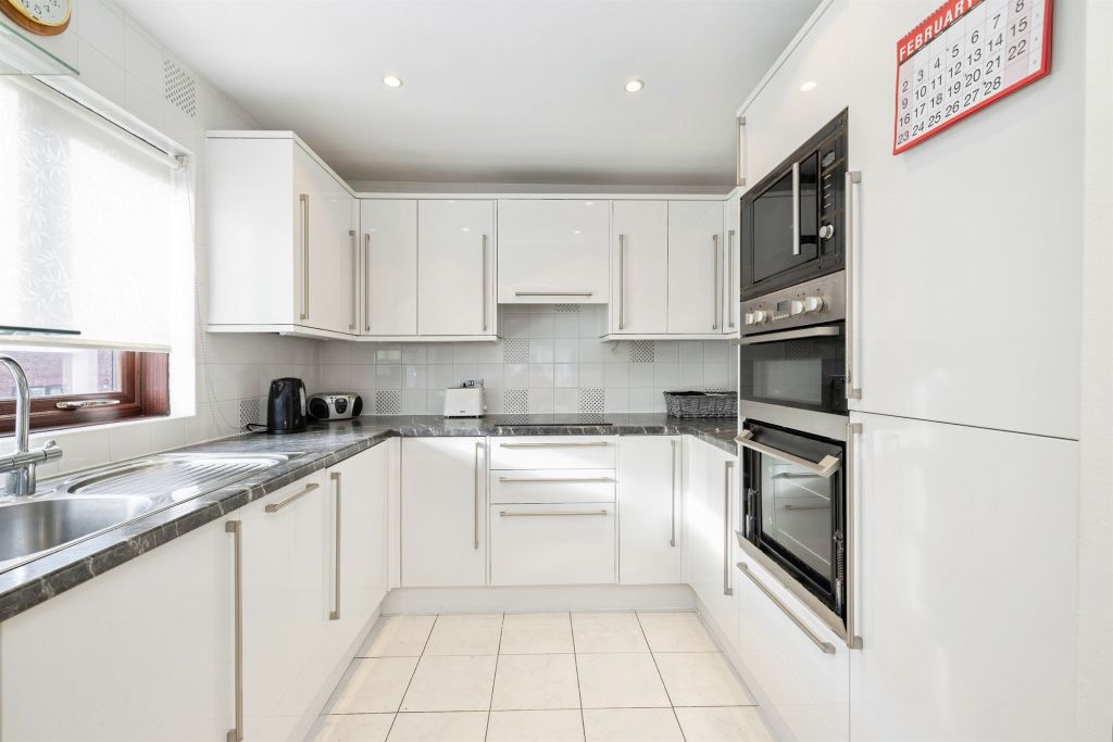 Property photo 2 of 20