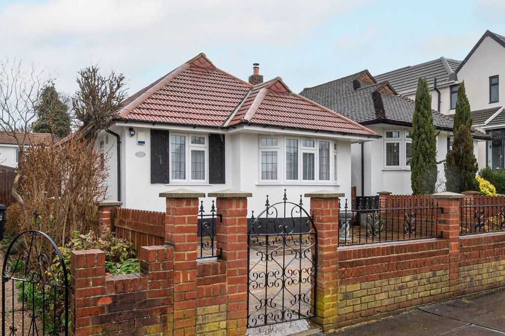 Property photo 2 of 23