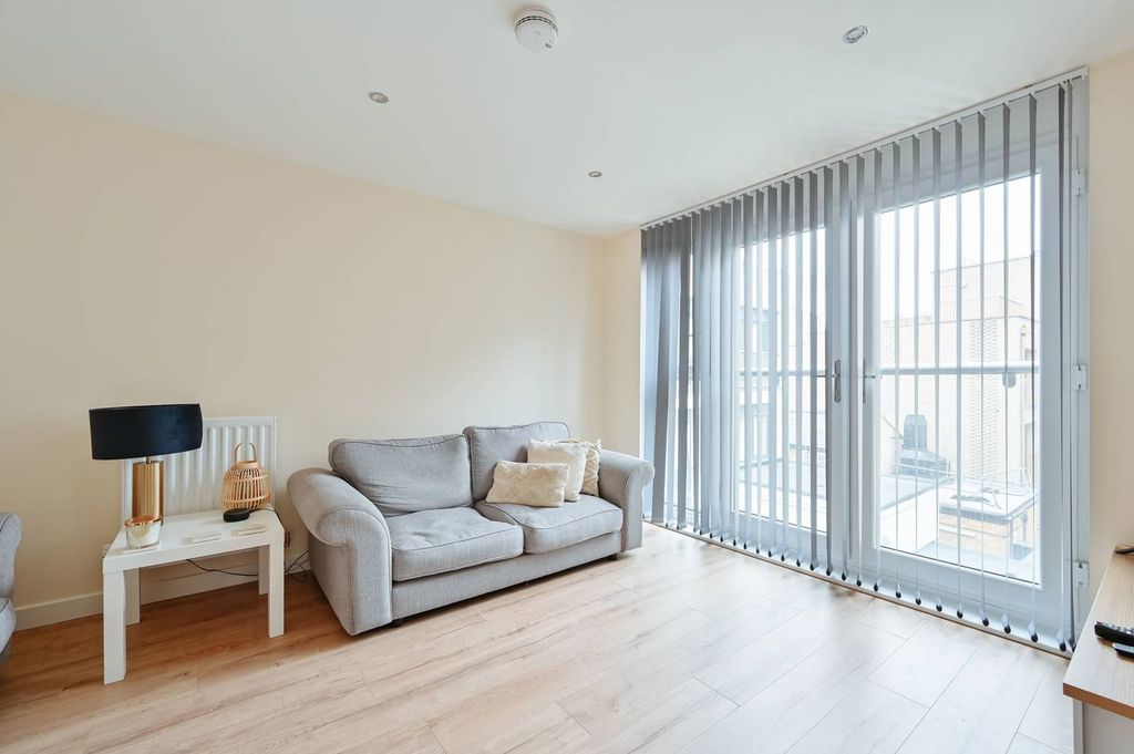 Property photo 1 of 9