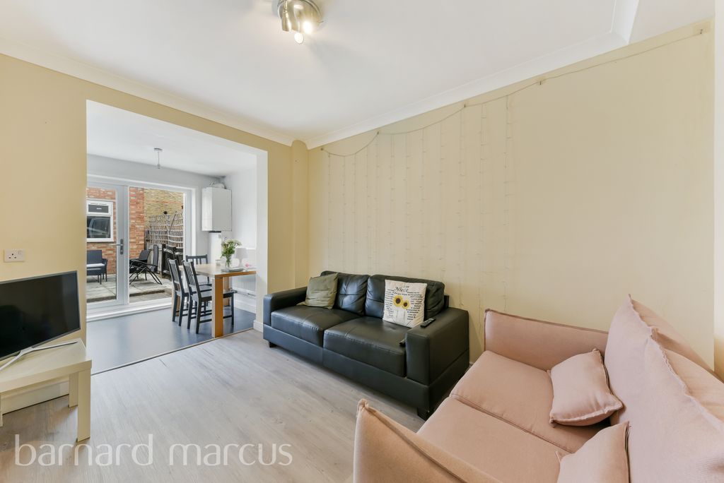 Property photo 2 of 12 Image