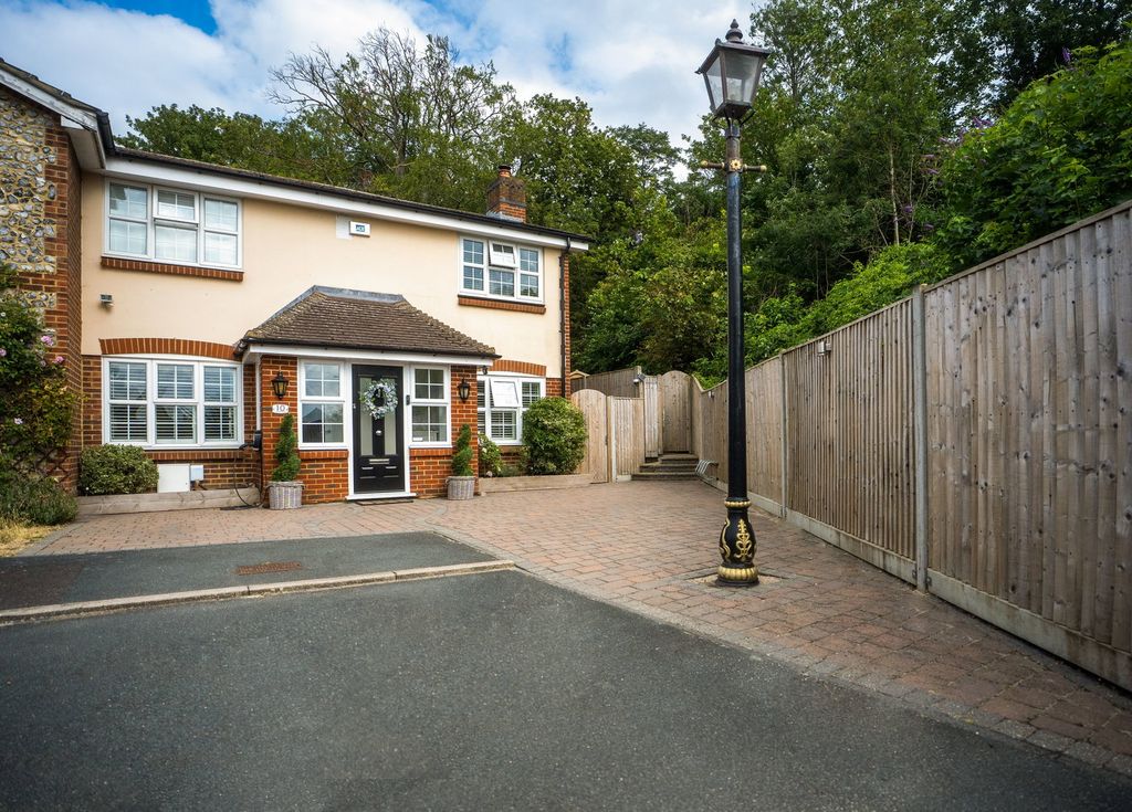 4 bed end terrace house for saleFiddlers Close, Greenhithe, Kent DA9