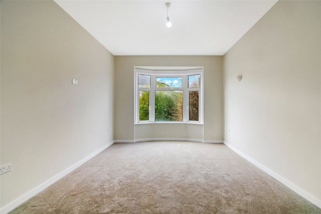 Property photo 2 of 22 Picture No. 14